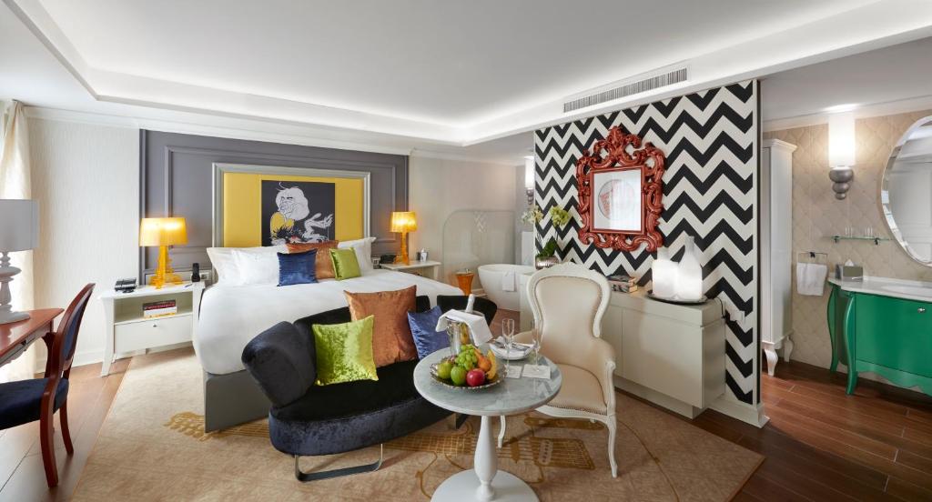 Posezení v ubytování Aria Hotel Budapest by Library Hotel Collection