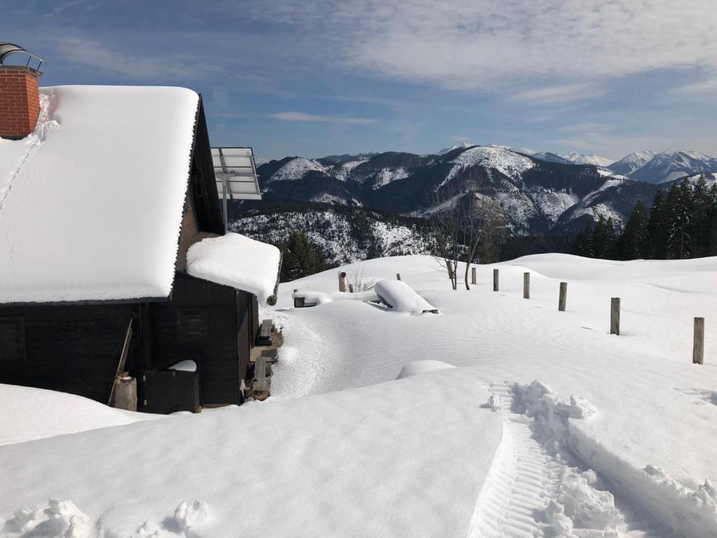 Jörgenbauerhütte v zimě