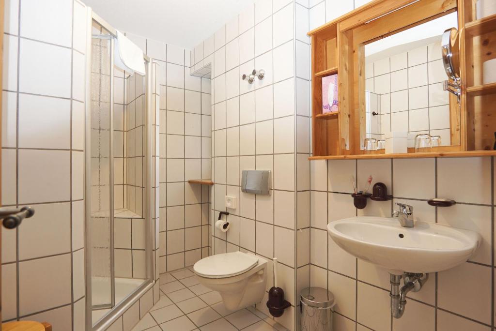 Koupelna v ubytování Feriengut zum Fürst`n mit Außenwhirlpool und Sauna