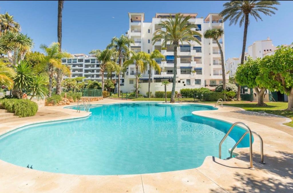 PUERTO BANUS !!! Piscine et Plage à proximité