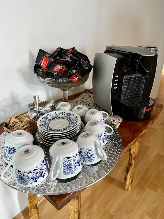 Set per la preparazione di tè e caffè presso Karla’s House