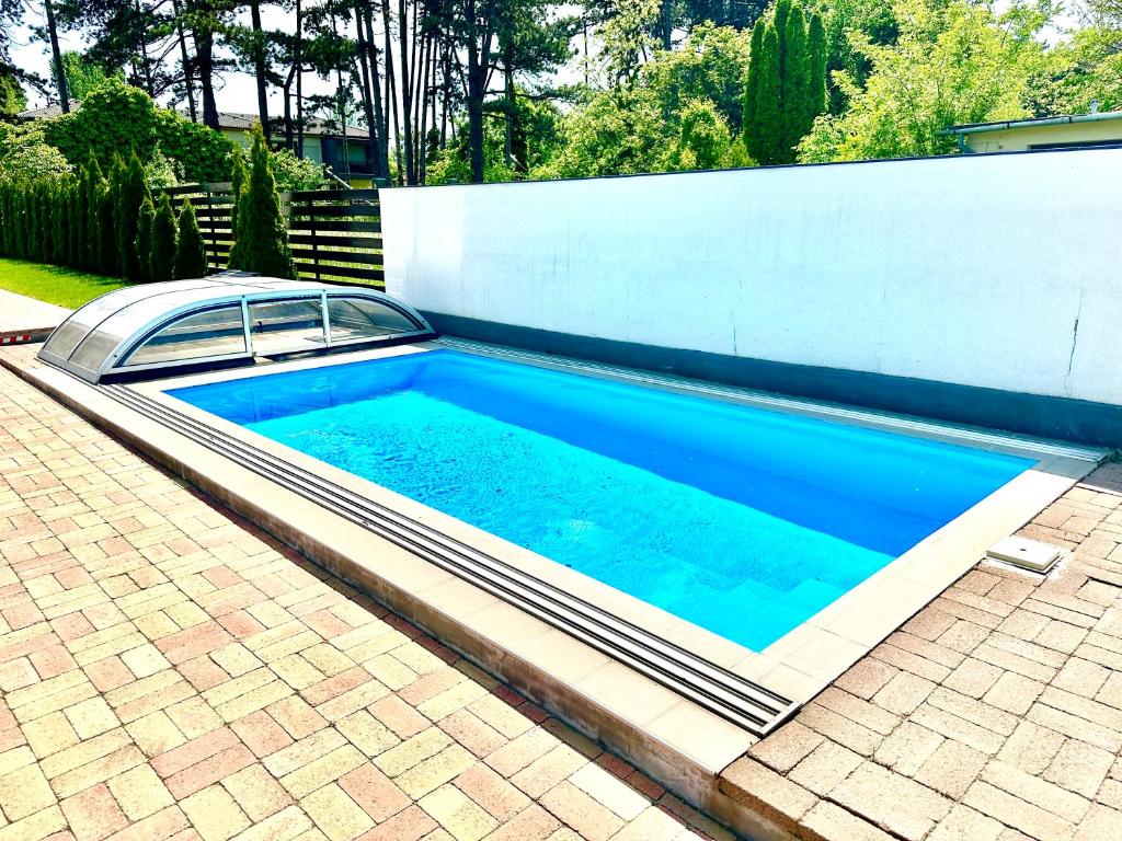 Bazén v ubytovaní Pine Apartment & Pool alebo v jeho blízkosti