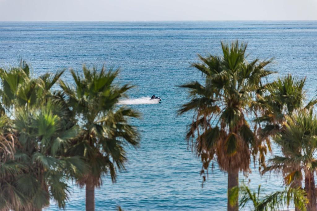 Sun Coast Benalmádena -- Superb studio with 4 pools, gardens ...
