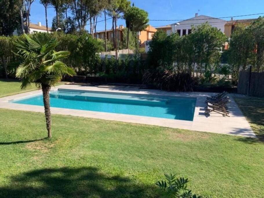Bazén v ubytování Casa exclusiva, jardín y piscina privada nebo v jeho okolí