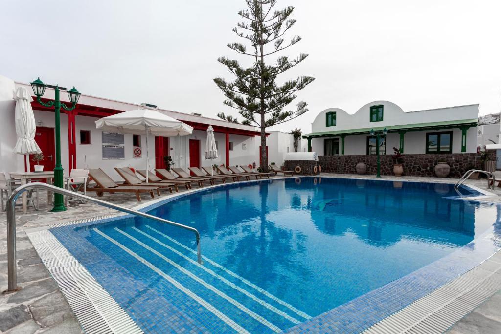 Bazén v ubytování Hotel Mathios nebo v jeho okolí