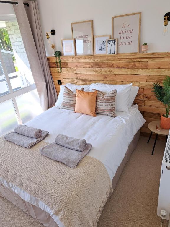 Postel nebo postele na pokoji v ubytování Vida Boa @ Atlantic Reach, Newquay