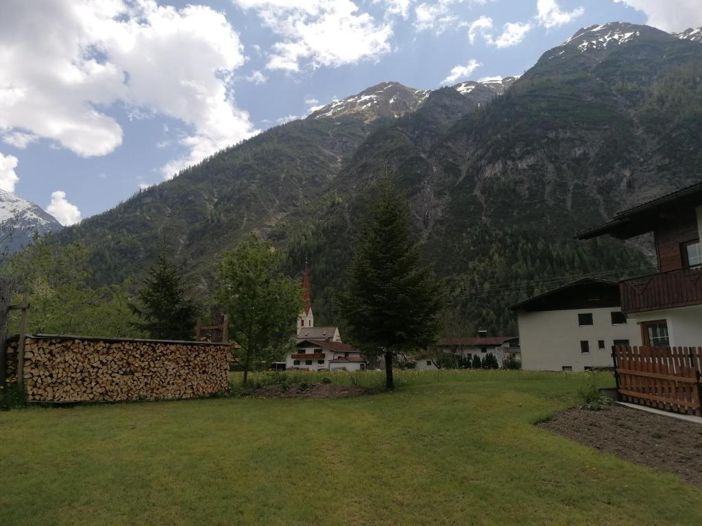 Nespecifikovaný výhled na hory nebo výhled na hory při pohledu z apartmánu