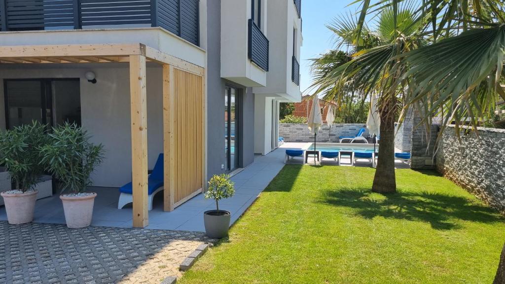 Budynek, w którym mieści się apartament