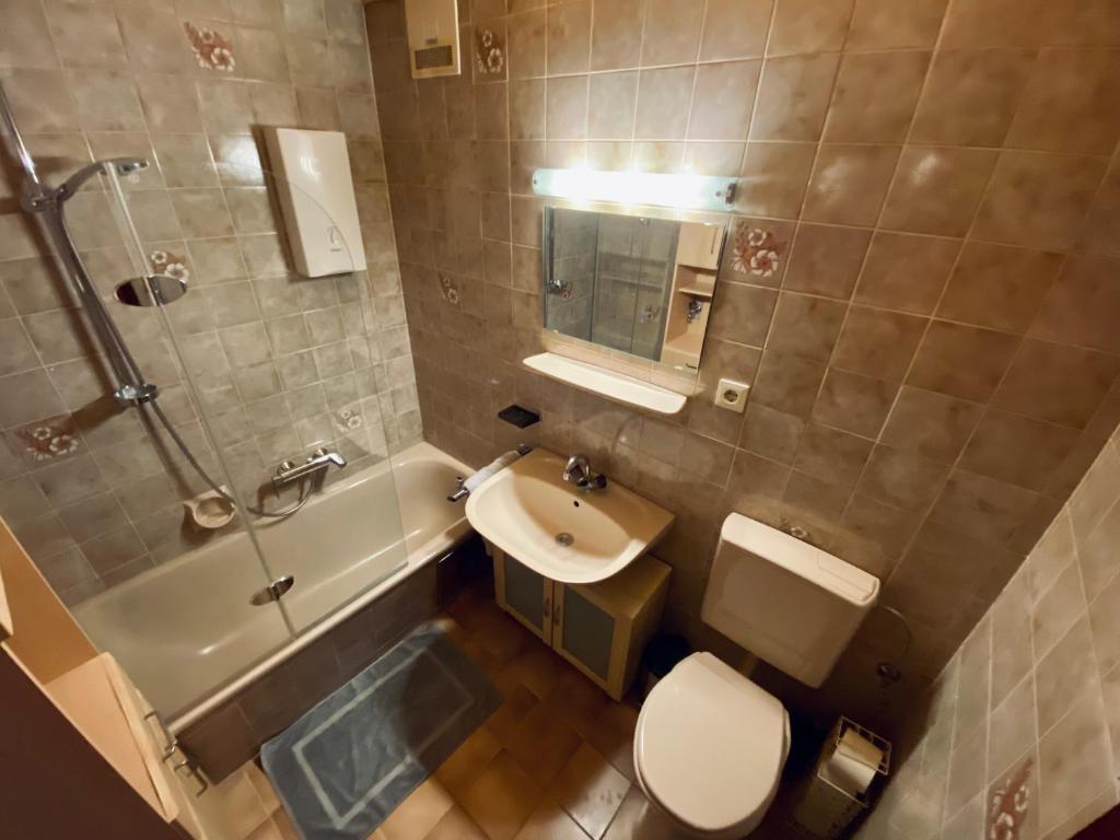 Koupelna v ubytování Schafberg nahe Zentrum Einzimmer Ferienwohnung