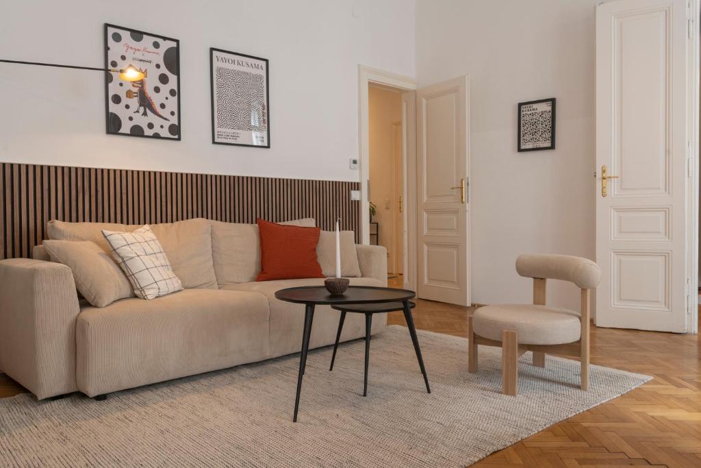 Posedenie v ubytovaní josef's home I Premium Apartment in Ideal Location