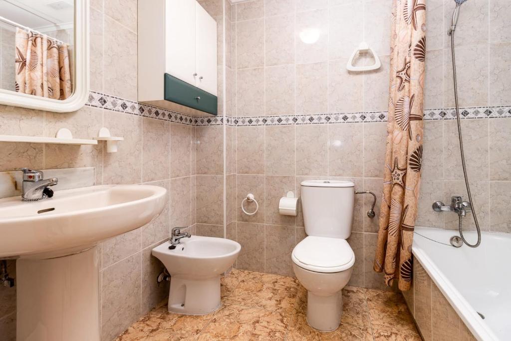 Apartamento con piscina cerca de la estacion de autobuses ...