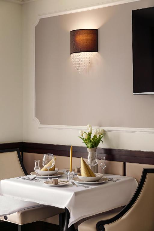TV a/nebo společenská místnost v ubytování Boutique Hotel Saxonia
