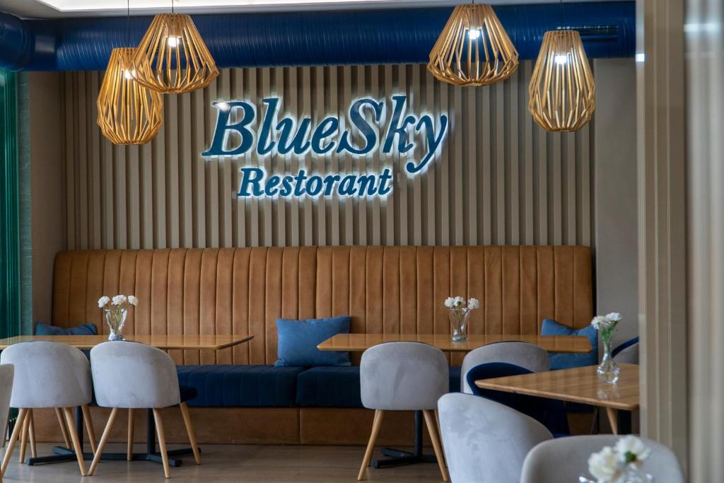 Restaurace v ubytování Hotel Blue Sky