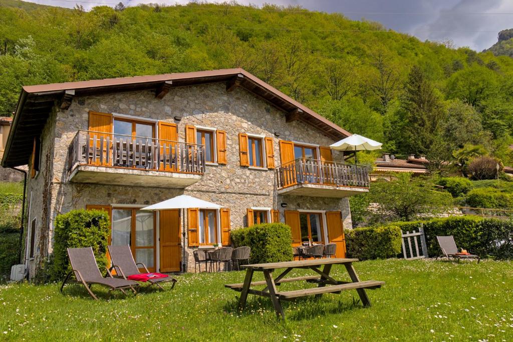 Nespecifikovaný výhled na hory nebo výhled na hory při pohledu z apartmánu