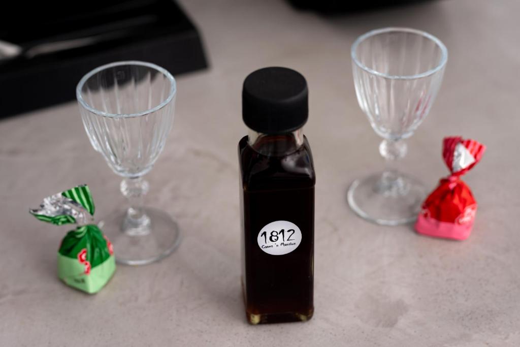 1812 Caves 'n Mansion - 9