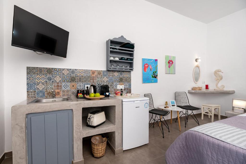 1812 Caves 'n Mansion - 3