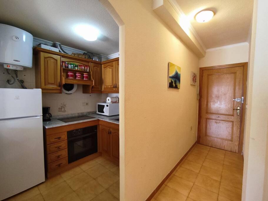 Kuchyňa alebo kuchynka v ubytovaní Apartamento cómodo a 300 metros de la playa