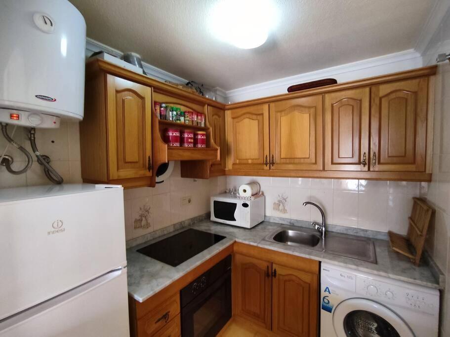 Kuchyňa alebo kuchynka v ubytovaní Apartamento cómodo a 300 metros de la playa