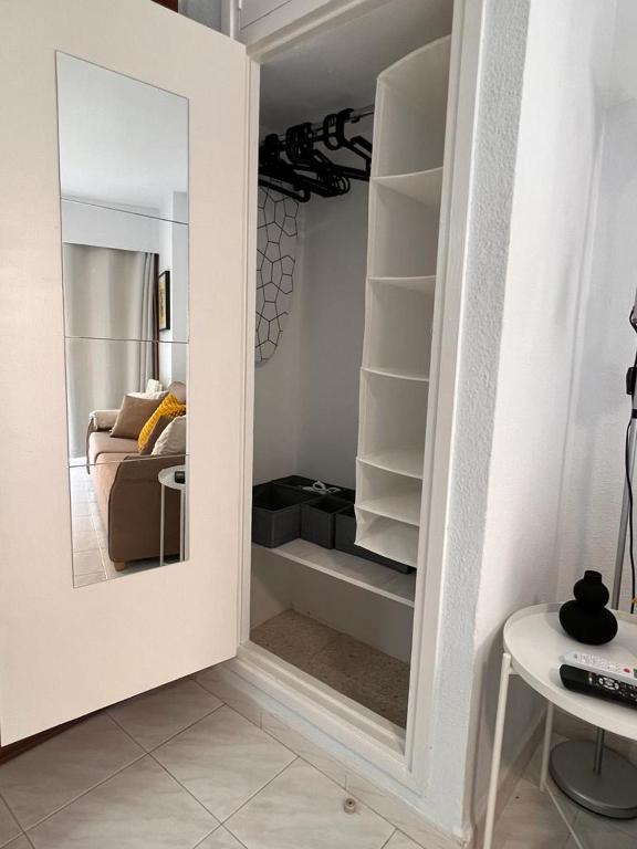 Postel nebo postele na pokoji v ubytování Estudio con piscina a 200 m de la playa