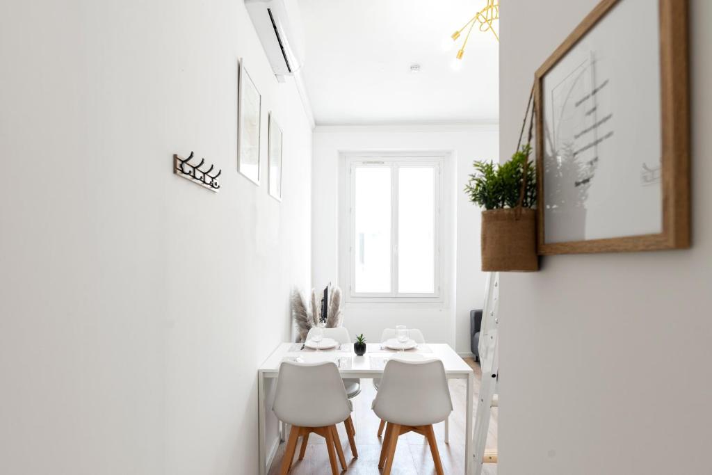 Fotografie z fotogalerie ubytování MontSéjour - Logement Climatisé Netflix, Mezzanine v Carcassonne