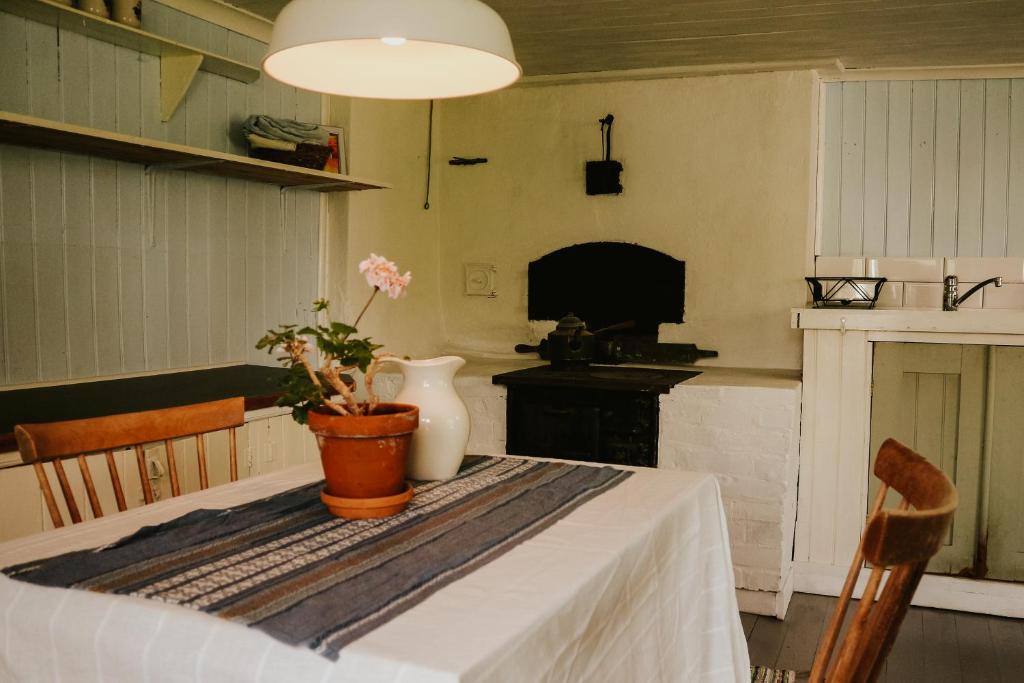 Kuchyň nebo kuchyňský kout v ubytování The Thistle Inn - Eko Farmstay