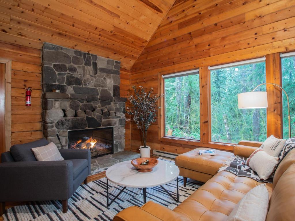 Creekside Cottage - Housity