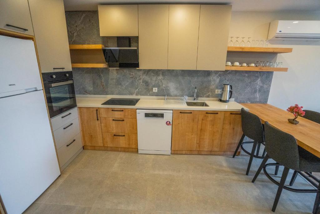 Letstay Marine Homes - 14