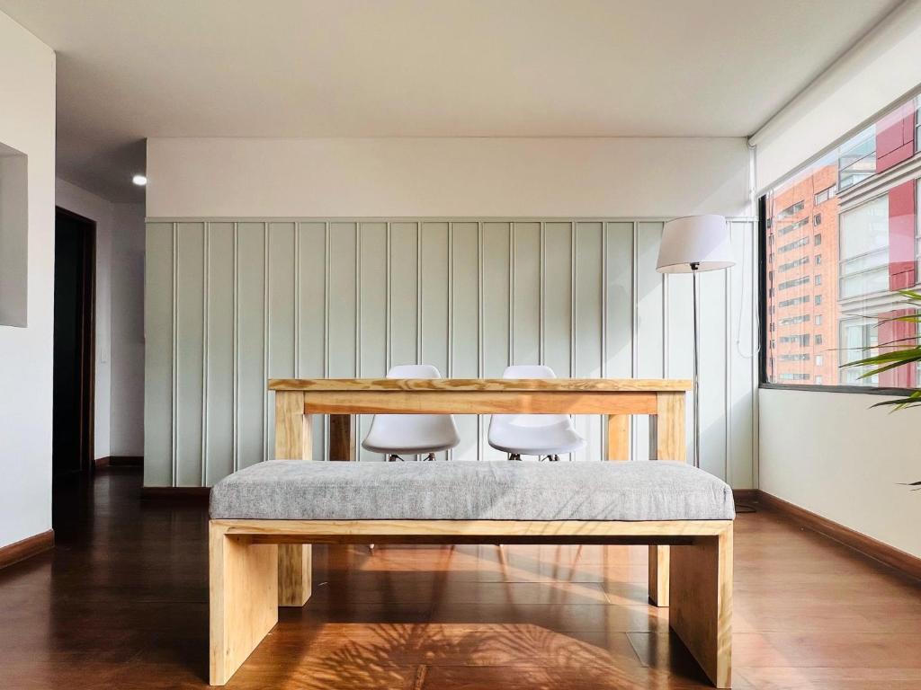 Upscale 1BR in Parque Virrey