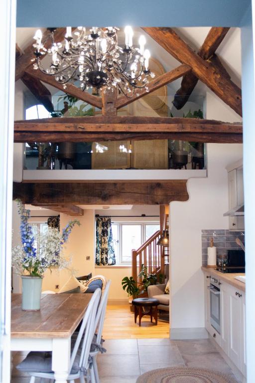 Fotografie z fotogalerie ubytování The Forge - Beautiful Contemporary Barn - Hot Tub v destinaci Bridgnorth