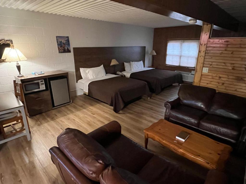 Smoky Falls Lodge - Habitación Triple Superior Exterior