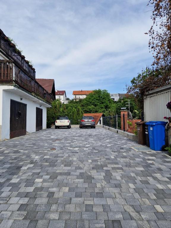 Budova, v ktorej sa apartmán nachádza