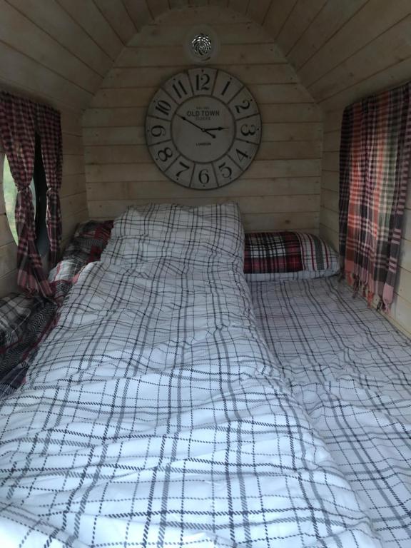 Postel nebo postele na pokoji v ubytování Seosko domacinstvo Becirovic - Kukulik lodgings