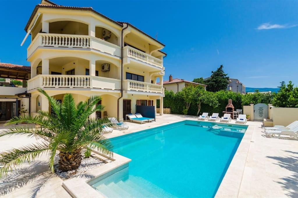 Afbeelding uit fotogalerij van Vila Stanić with pool (new apartment for 4) in Novi Vinodolski