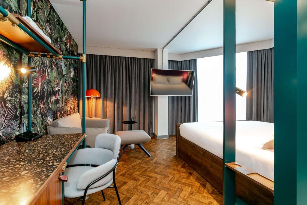 YOTEL Manchester Deansgate - Resim 17