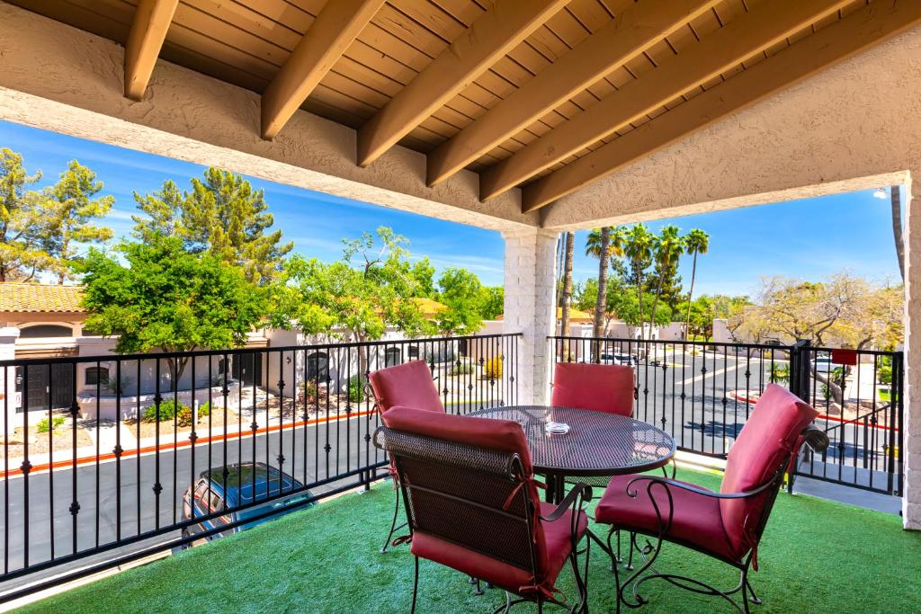 Scottsdale Camelback Resort photo