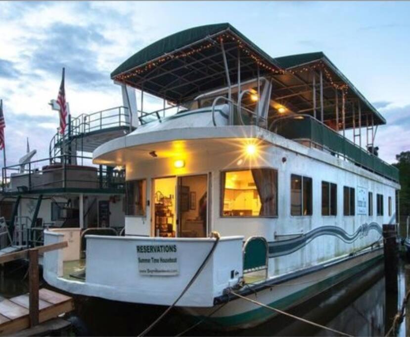 Boat The Summertime Bayou Houseboat Oasis wSpa &kayaks, City, LA