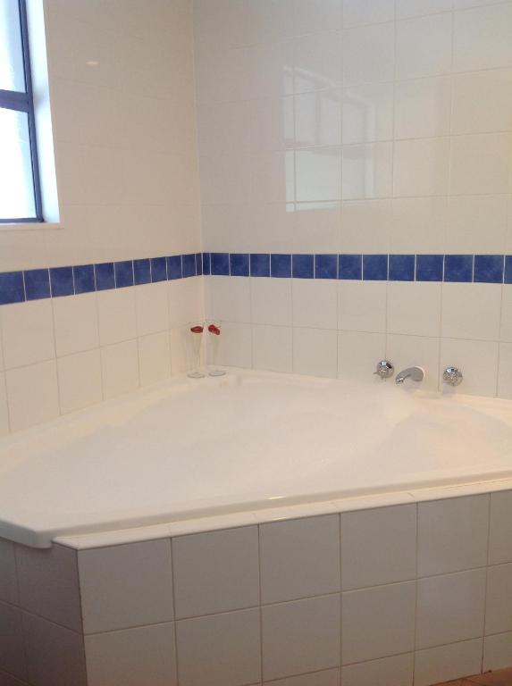 Sails on the Lake - Resim 36