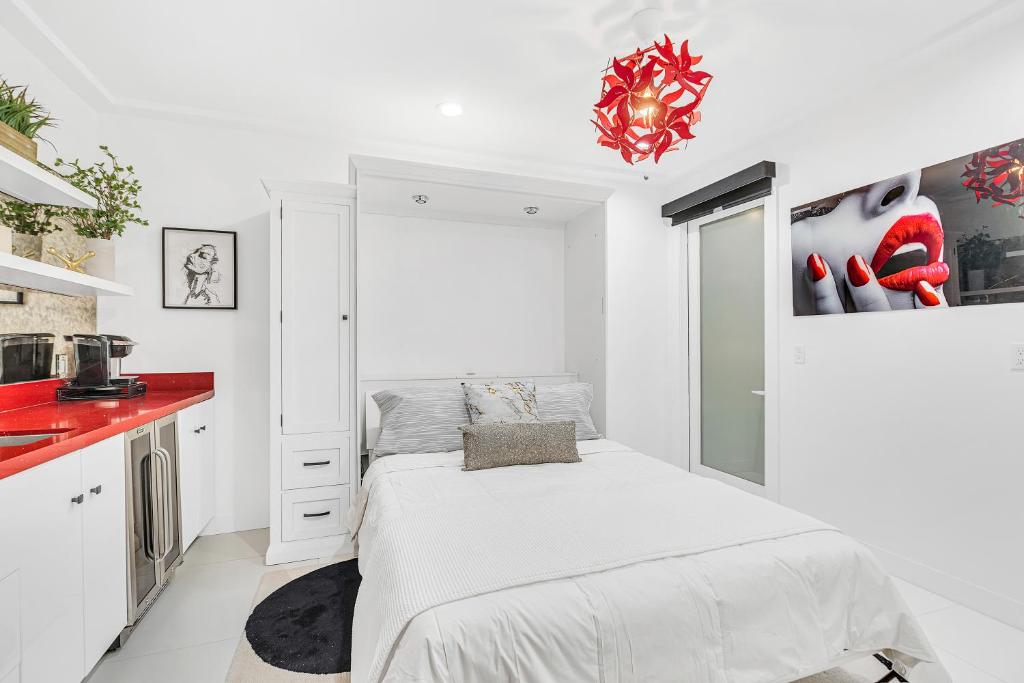 SW Beach Hotel - Deluxe Suite Mit Queensize-Bett