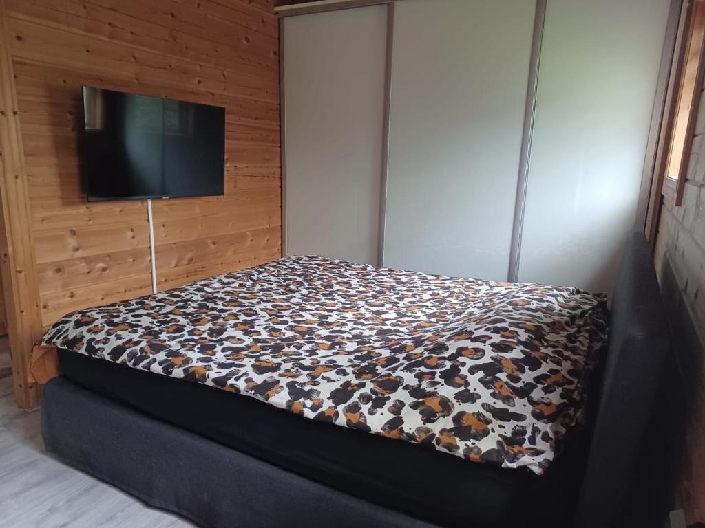 Postel nebo postele na pokoji v ubytování Holiday Home Hulshorst near Dolfinarium