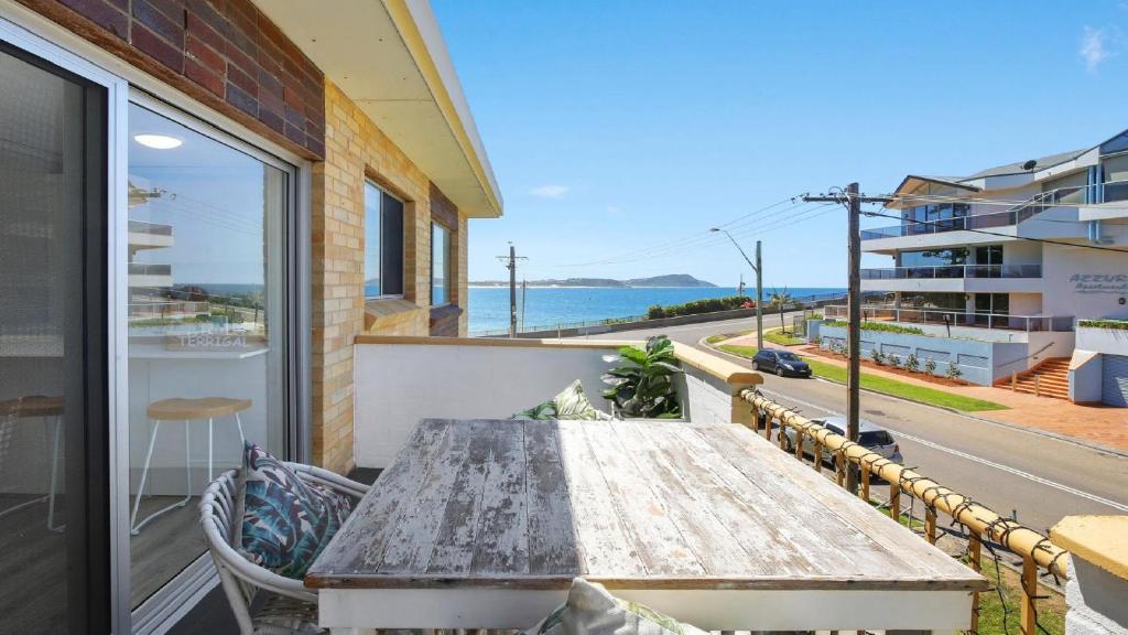 Salt Life Short Walk To Beach, Shops Cafes Holidays, Terrigal