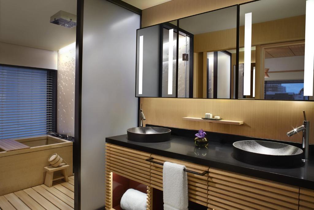Koupelna v ubytování The Ritz-Carlton Kyoto