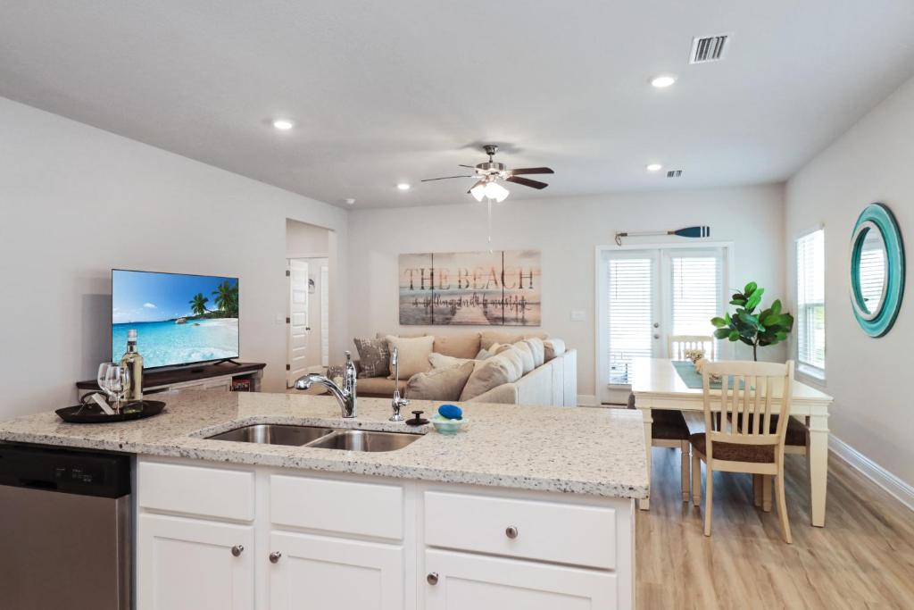 Paradise Found by Pristine Properties Vacation Rentals, Highland View