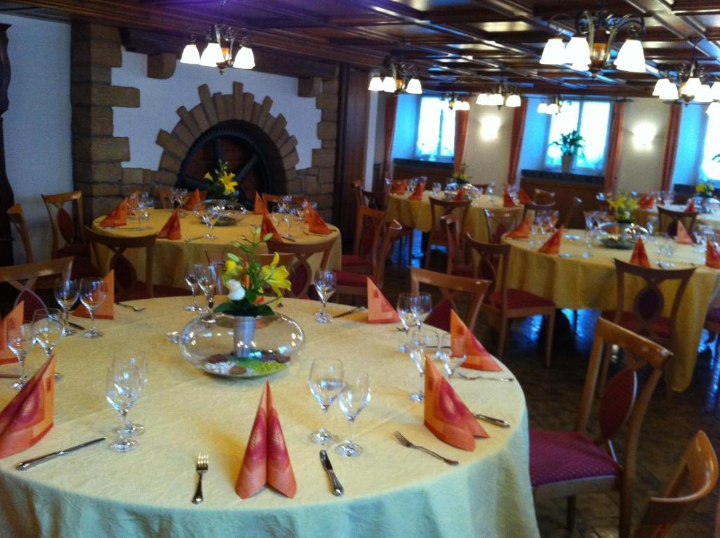 Restaurace v ubytování Hotel Kreuz