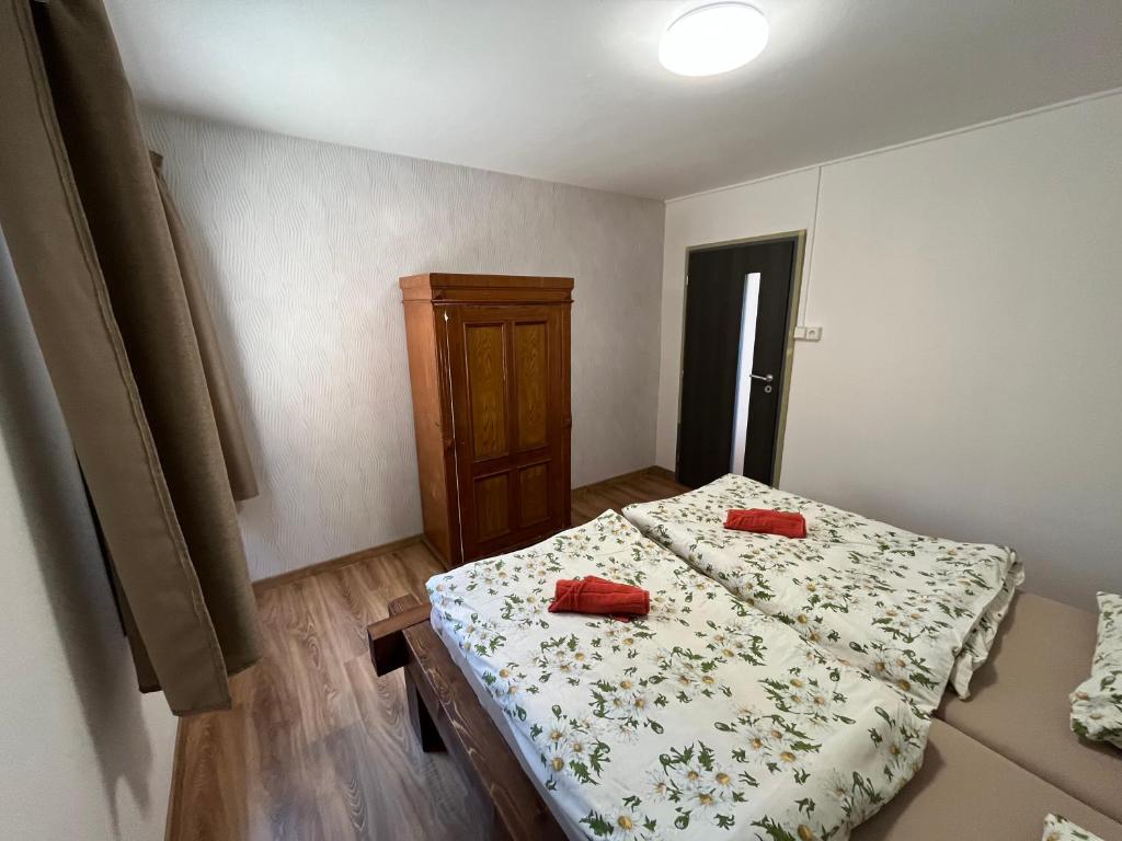Postel nebo postele na pokoji v ubytování Chata POD HOUBOVÝM VRCHEM