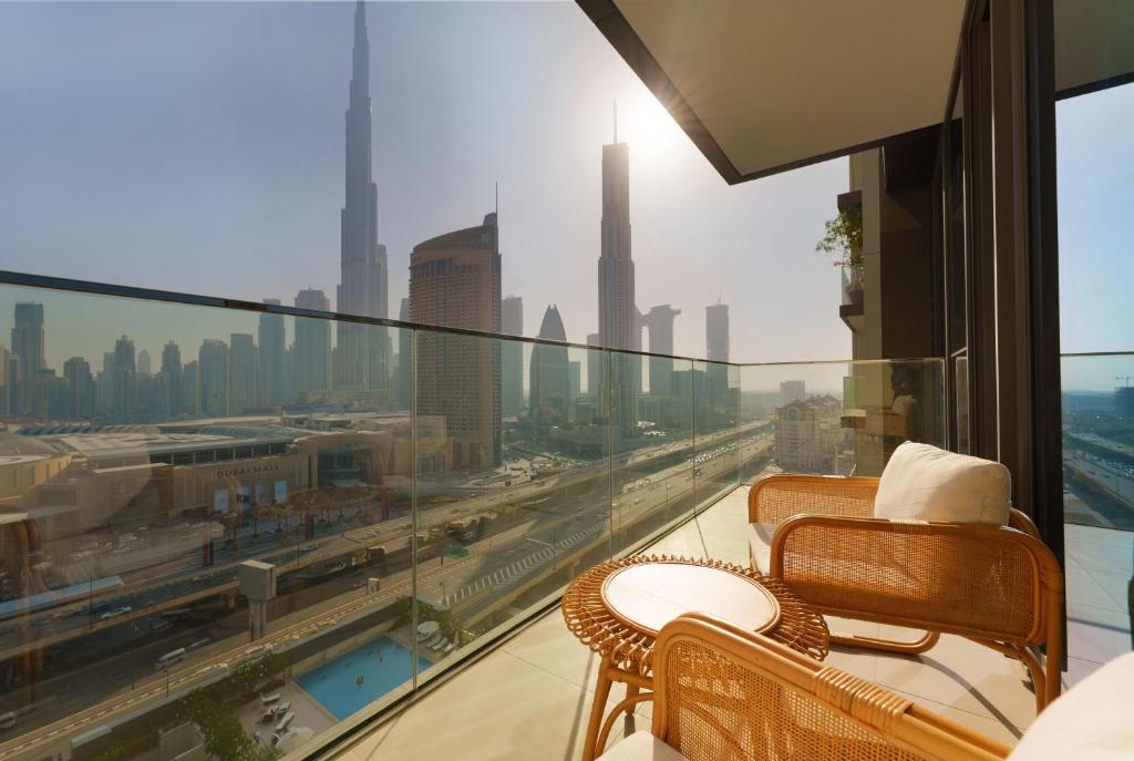 Maison Privee – Luxury Apt with Burj Khalifa Vw & Direct Mall Access
