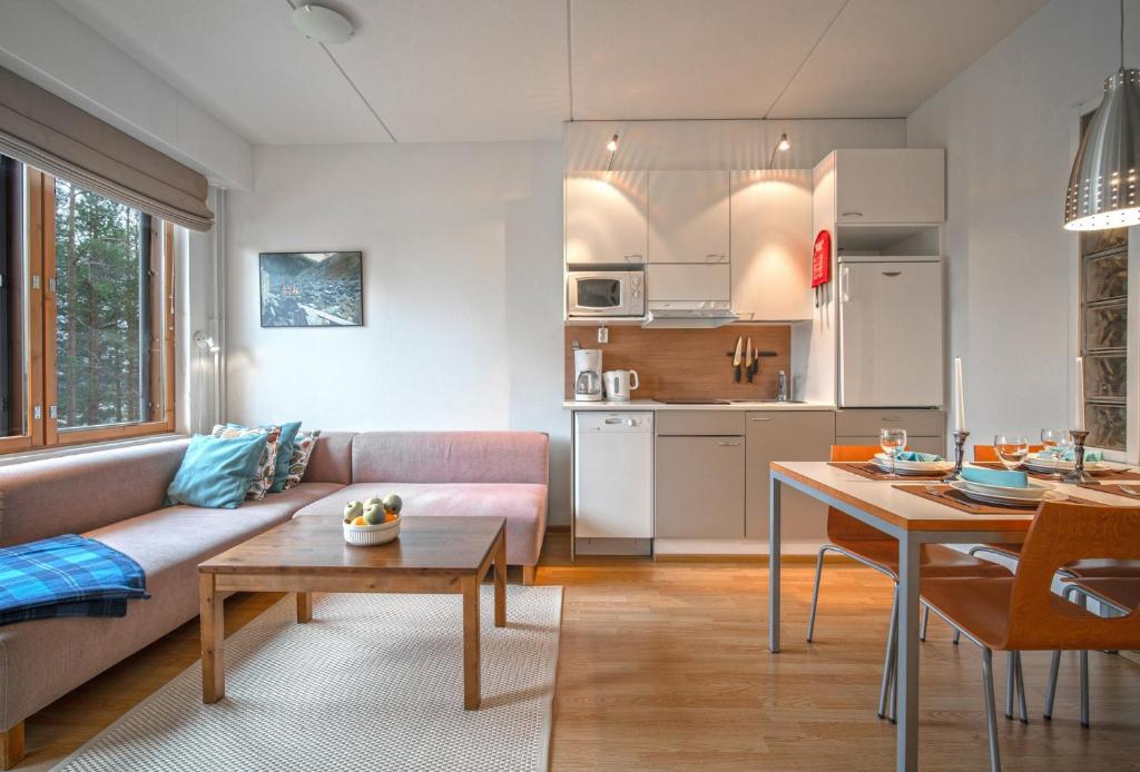 Kuchyň nebo kuchyňský kout v ubytování Ski-Inn PyhäSuites
