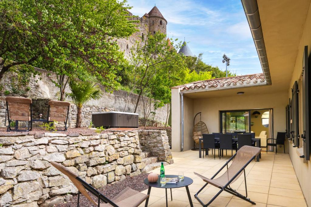 Patio nebo venkovní prostory v ubytování Maison Thérèse by Panorama Locations - SPA privatif