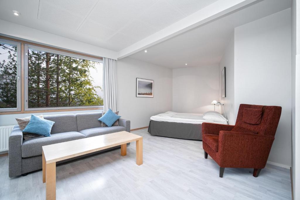 Posezení v ubytování Ski-Inn Hotel Pyhätunturi