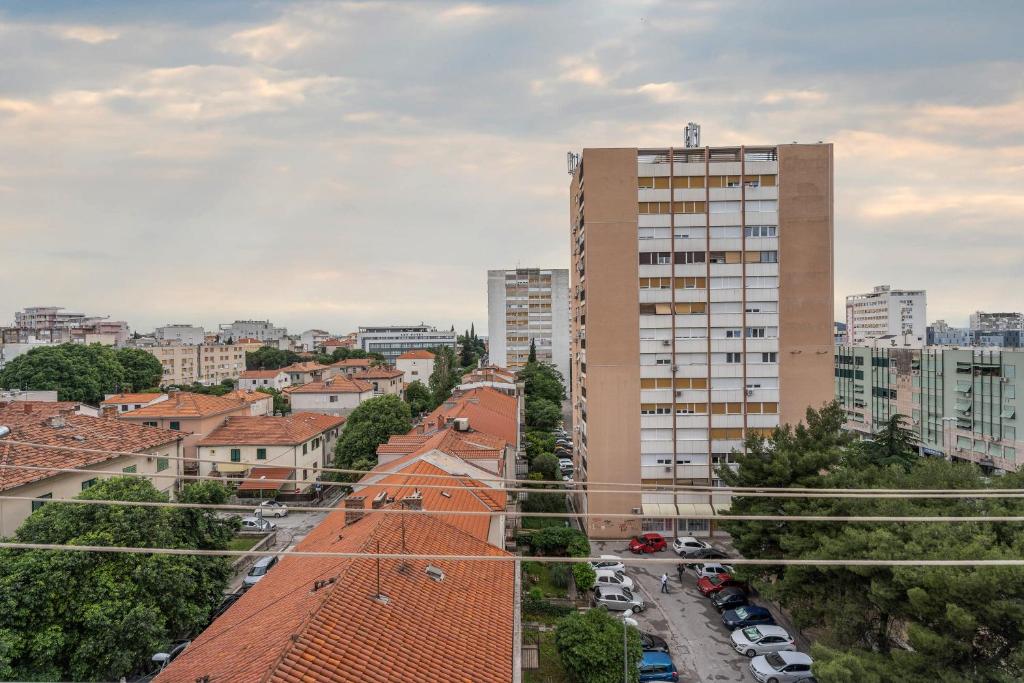 Uma vista geral de Split ou a vista da cidade a partir do apartamento