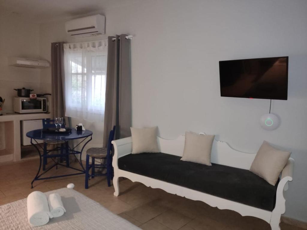 Kampanelia Village Suites - 4